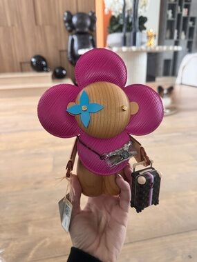 Louis Vuitton Vivienne Traveler Epi Leather